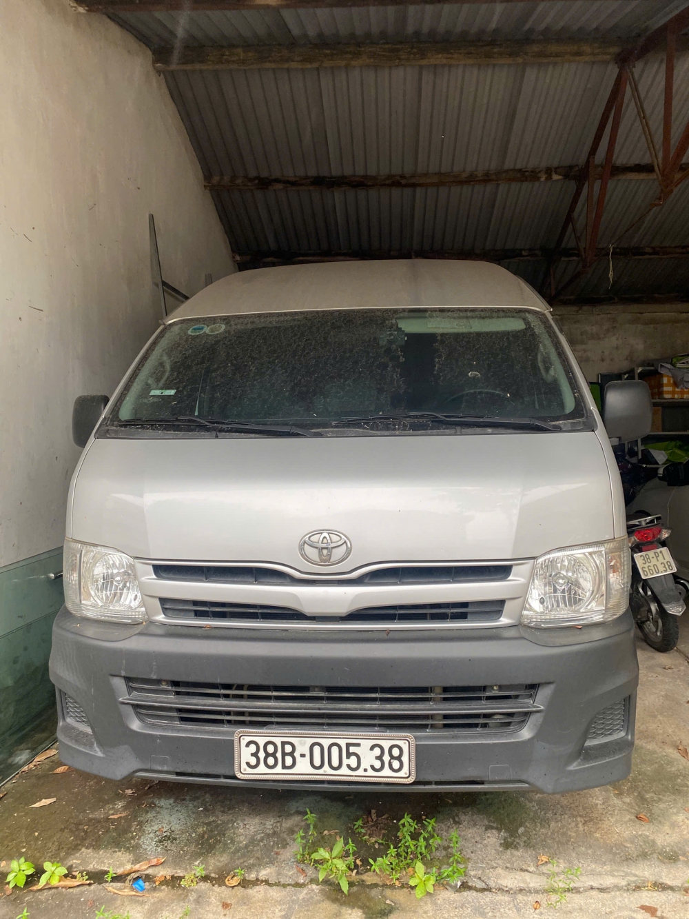 Thông báo đấu giá xe ô tô khách 16 chỗ; nhãn hiệu Toyota; biển kiểm soát 38B-005.38